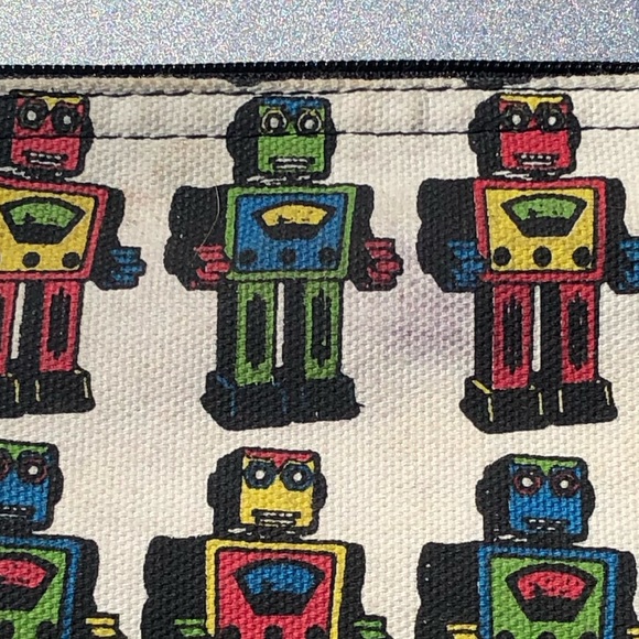 Robot Pencil Case - Picture 2 of 6